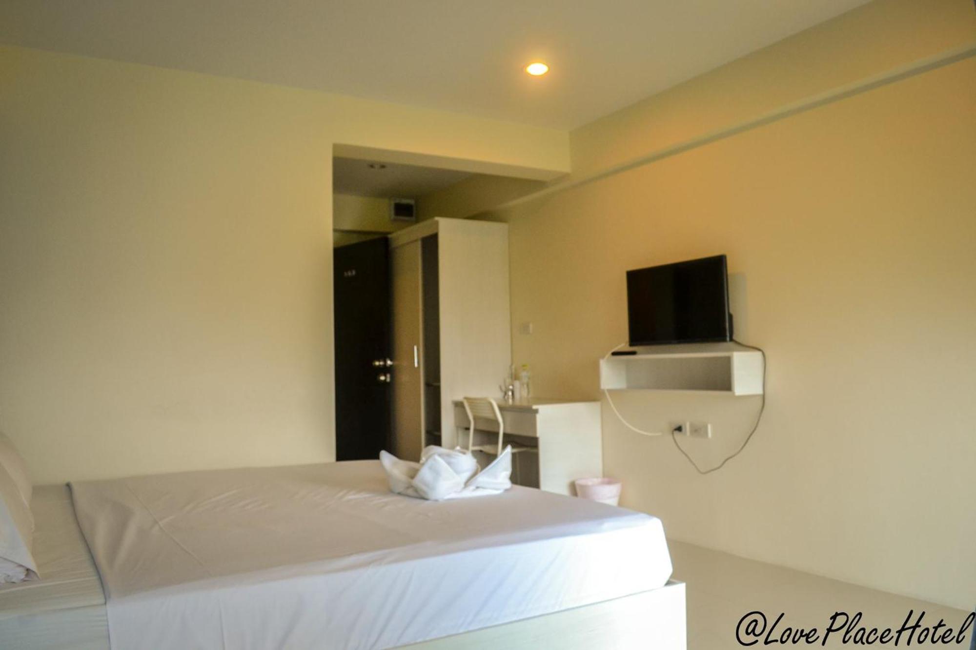 Sixty Star Love Place Hotel Bangkok Exterior foto